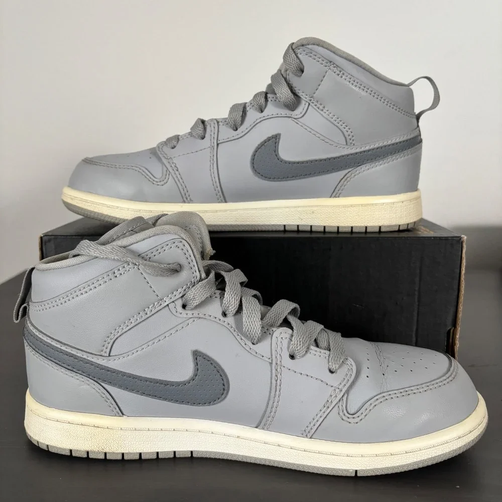 Air Jordan 1 Mid Wolf Grey‎ Aluminum Sneakers Shoes Size 3 Y